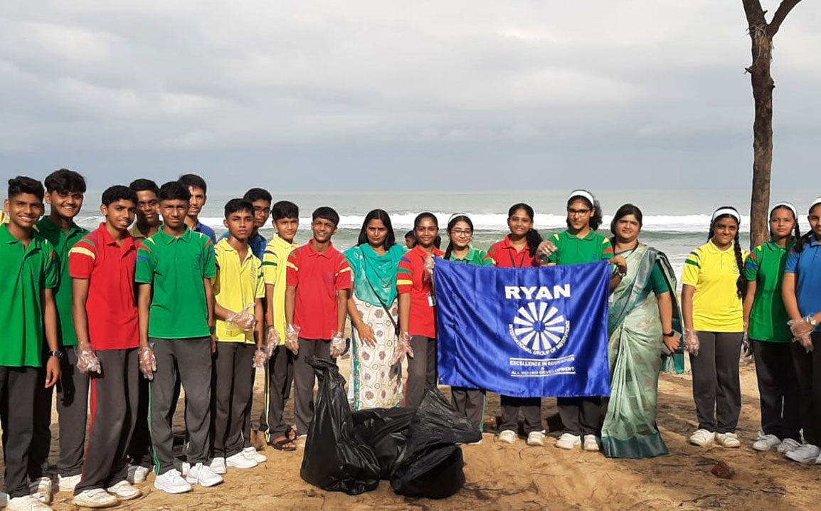 World Environment Day : Beach clean-up drive World Environment Day : Beach clean-up drive